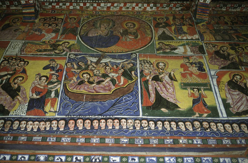 头,无人,横图,室内,水,埃塞俄比亚,一排,整齐,装饰,标志,符号,标识,排列,地标建筑,人体,摄影,宗教,基督教,宗教建筑,队列,性别符号,灵性,美术工艺,塔纳湖,头部,彩图,传统服装,男性符号,传统文化