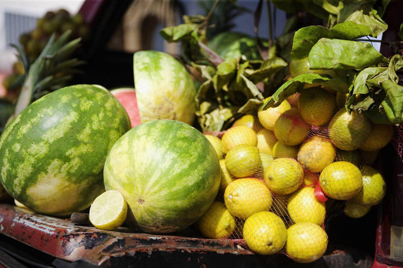 点心,面包,无人,横图,室外,特写,白天,背景,购物,消费,西瓜,水果,许多,切开,堆叠,丰富,瓜,食品,面点,集市,市场,饮品,很多,图像,吐司,货摊,饮食,食物,糕点,饮料,排列,切,概念,零售,金融,摄影,法式面包,可口,清新,主题,剖面,选购,贸易,吐司面包,切面,健康食物,构图,适口,彩图,多士,听型面包,时空