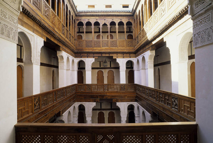 无人,博物馆,横图,室内,白天,正面,旅游,度假,标志建筑,地标,建筑,非洲,摩洛哥,一排,阴影,研究,整齐,光线,影子,墙,拱门,教育,娱乐,建设,墙壁,墙面,排列,白色,阳光,享受,休闲,旅游胜地,放松,展览,队列,欣赏,陈列,阿非利加洲,摩洛哥王国,费兹,典藏,菲斯,彩图,非斯