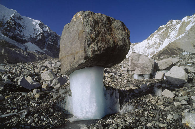 无人,公园,横图,室外,白天,正面,旅游,度假,冰山,石头,美景,山,珠峰,尼泊尔,亚洲,阴影,光线,石子,影子,冰,景观,山峰,山峦,娱乐,冰川,蓝色,蓝天,天空,阳光,自然,天,享受,休闲,景色,放松,寒冷,晴朗,冰冷,国家公园,自然风光,南亚,冰河,万里无云,尼泊尔王国,珠穆朗玛峰,严寒,冰凉,酷寒,凛冽,凛凛,极冷,圣母峰,珠穆朗玛,珠穆朗玛峰国家公园,萨加玛塔峰,专区,石块,岩石,晴空,晴空万里,彩图,萨加玛塔专区,索卢坤布县,坤布,珠穆朗玛地区