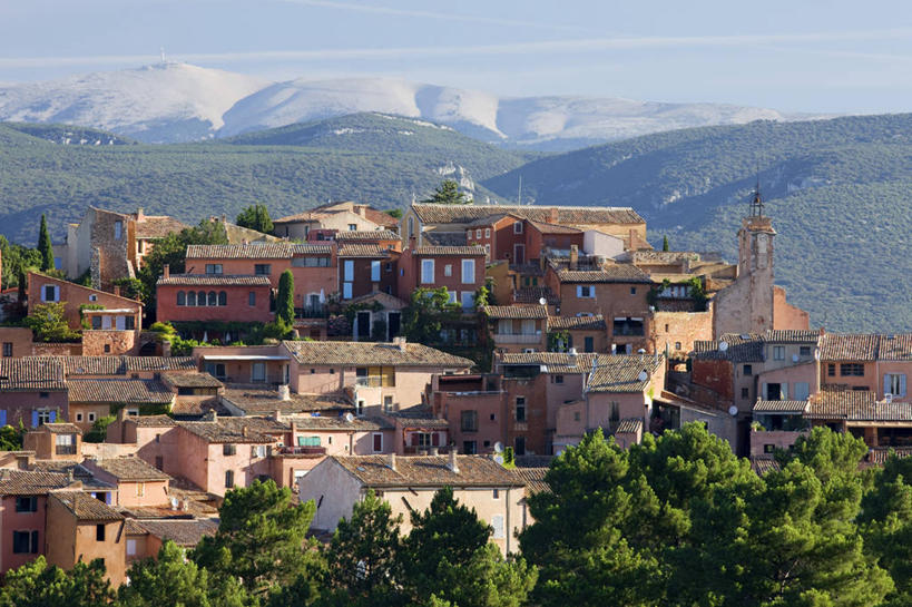 无人,家,横图,俯视,室外,白天,旅游,度假,美景,森林,山,山脉,树林,植物,建筑,法国,欧洲,阿尔卑斯山,阴影,光线,瓦片,影子,房屋,屋顶,屋子,景观,山峰,云,云朵,公寓,山峦,云彩,顶棚,瓦,娱乐,洋房,楼房,住宅,树,树木,蓝色,绿色,白云,蓝天,天空,阳光,自然,群山,天,享受,休闲,景色,放松,建造,生长,晴朗,成长,西欧,沃克吕兹省,法兰西,自然风光,阿尔卑斯山脉,屋瓦,法兰西共和国,冯杜山,法兰西第五共和国,普罗旺斯.阿尔卑斯.蓝色海岸,普罗旺斯.阿尔卑斯.蓝色海岸大区,晴空,彩图,高角度拍摄,房子,吕贝隆山区