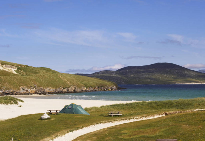 无人,横图,室外,白天,正面,旅游,度假,草地,草坪,海浪,海洋,美景,沙滩,山,山脉,植物,道路,路,英国,欧洲,阴影,光线,沙子,影子,帐篷,海岸,景观,浪花,山峰,云,云朵,小路,交通,沙地,山峦,云彩,娱乐,苏格兰,草,蓝色,绿色,白云,蓝天,天空,阳光,自然,海水,群山,天,享受,休闲,景色,放松,乡间小路,晴朗,西欧,自然风光,露营,野营,大不列颠,海景,大不列颠及北爱尔兰联合王国,宿营,苏格兰王国,外赫布里底群岛,大海,风浪,海,海水的波动,海滩,近岸浪,涌浪,晴空,彩图,刘易斯和哈里斯岛,大不列颠王国,大英帝国,联合王国,日不落帝国,哈里斯岛