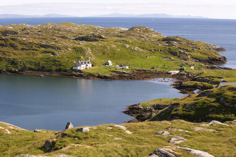 无人,横图,俯视,室外,白天,旅游,度假,草地,草坪,海浪,海洋,美景,沙滩,植物,英国,欧洲,沙子,海岸,景观,浪花,水平线,辽阔,海平线,沙地,娱乐,苏格兰,草,绿色,天空,自然,海水,天,享受,休闲,广阔,景色,放松,一望无际,西欧,自然风光,大不列颠,海景,大不列颠及北爱尔兰联合王国,苏格兰王国,无边无际,一马平川,外赫布里底群岛,大海,风浪,海,海水的波动,海滩,近岸浪,涌浪,彩图,高角度拍摄,刘易斯和哈里斯岛,大不列颠王国,大英帝国,联合王国,日不落帝国,水天相接,水天一线,哈里斯岛