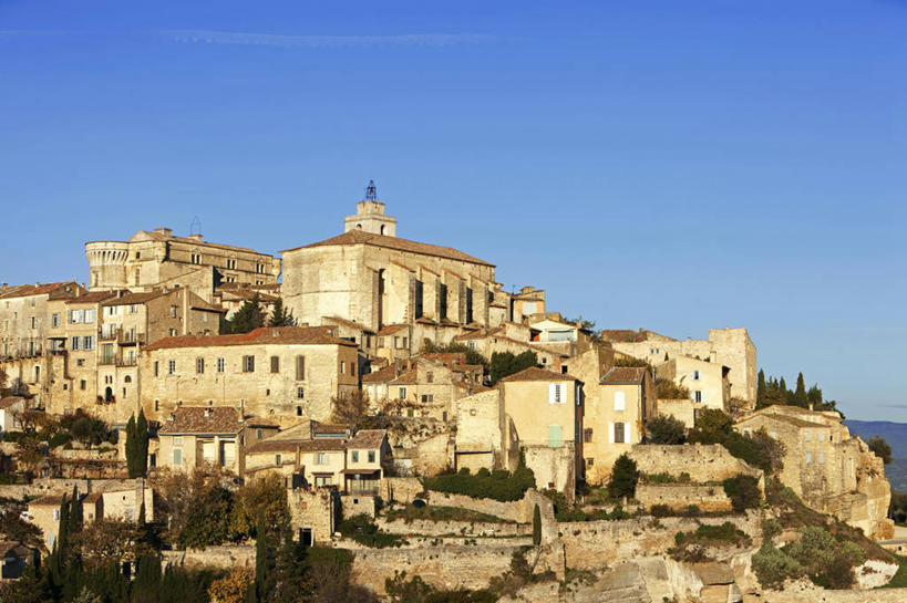 无人,家,教堂,横图,室外,白天,正面,旅游,度假,名胜古迹,植物,标志建筑,地标,建筑,法国,欧洲,阴影,节日,遗迹,光线,影子,柱子,房屋,墙,屋子,古迹,文化,文物,娱乐,建设,古建筑,楼房,墙壁,墙面,住宅,树,树木,蓝色,绿色,灰色,蓝天,天空,阳光,自然,天,祈祷,享受,休闲,健康,旅游胜地,放松,许愿,宗教,信仰,生长,晴朗,成长,纪念,祈求,西欧,沃克吕兹省,法兰西,信念,古文明,万里无云,法兰西共和国,法兰西第五共和国,普罗旺斯.阿尔卑斯.蓝色海岸,普罗旺斯.阿尔卑斯.蓝色海岸大区,博尼约,平安,晴空,晴空万里,彩图,房子,大教堂,礼拜堂,奔牛村