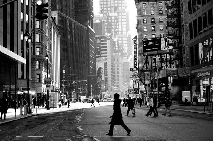 横图,黑白,室外,白天,城市,道路,路,公路,纽约,美国,行人,交通,许多人,一群人,摄影,马路,步行,横越