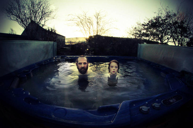 西方人,儿童,成年人,中年人,脸,头,脸颊,胡须,两个人,横图,室外,白天,正面,纯洁,水,英国,欧洲,欧洲人,肩膀,树,小孩,放松,可爱,童年,童趣,摄影,生活方式,肖像,童真,烂漫,无邪,阿伯丁,天真,男孩,男人,中年男性,白种人,孩子,头部,胡子,络腮胡,脸部,脸蛋,面部,休闲活动,彩图