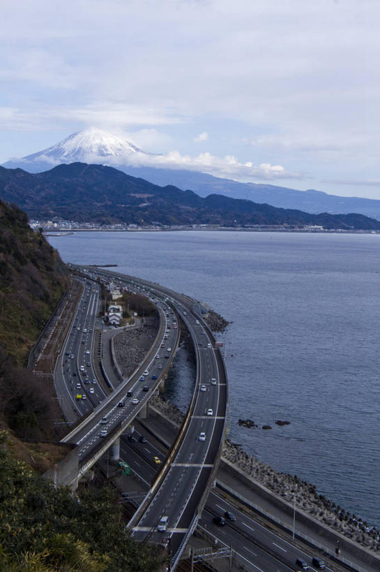 无人,竖图,室外,白天,海洋,山,雪山,汽车,意大利,欧洲,日本,云,联系,车,树,天空,自然,交通工具,寒冷,摄影,南欧,载具,意大利共和国,撒丁岛,彩图,努奥罗省,骏河湾,托纳拉