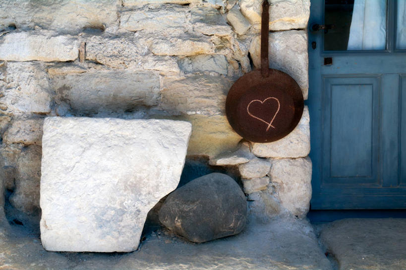 无人,横图,室外,白天,门,建筑,法国,吊挂,悬挂,生锈,木制,古典,挂,石墙,蓝色,鹅卵石,摄影,煎锅,宁静,腐蚀,侵蚀,腐化,锈迹斑斑,想法,心型,彩图,爱