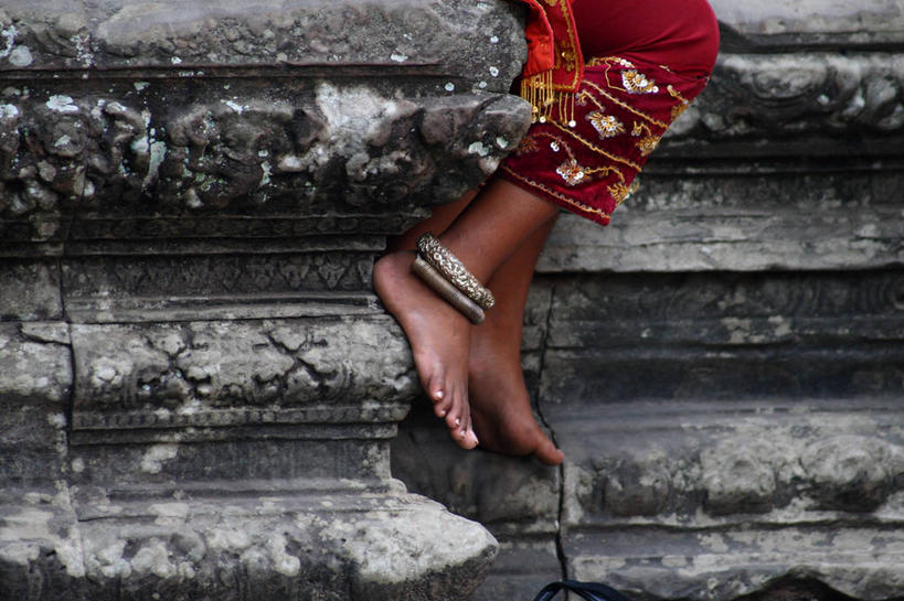 成年人,一个人,寺庙,横图,室外,建筑,柬埔寨,仅一个女性,个性,人体,摄影,宗教,部分,宗教建筑,暹粒,吴哥,彩图,传统服装,传统文化,柬埔寨文化