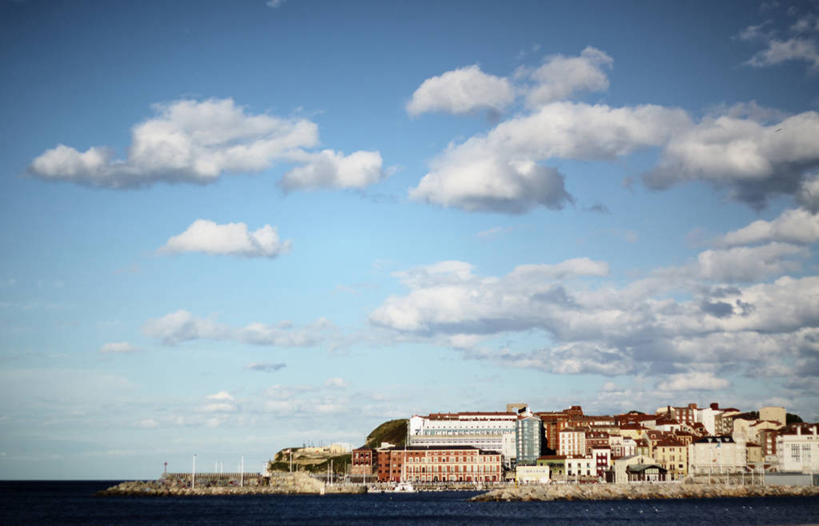 无人,码头,横图,室外,白天,度假,海洋,美景,城市风光,城市,港口,西班牙,景观,云,娱乐,天空,享受,休闲,景色,放松,摄影,阿斯图里亚斯,彩图,摆渡口,埠头,渡口,渡头,港湾,海港,货运码头,口岸,商港,希洪