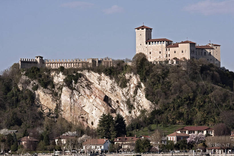 无人,横图,室外,白天,山,建筑,意大利,城堡,历史,树,天空,社区,摄影,马祖尔湖,岩石,彩图