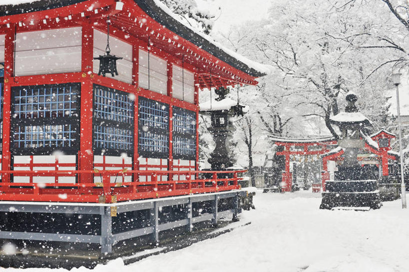 无人,横图,室外,白天,雪,建筑,长野县,日本,日本文化,冬天,下雪,天气,树,红色,寒冷,摄影,宗教,宁静,神殿,宗教建筑,松本,彩图