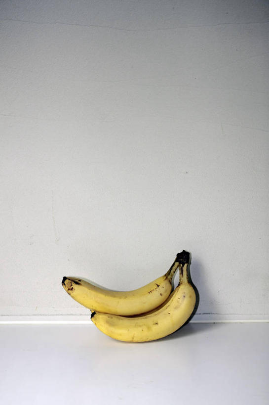 无人,竖图,室内,留白,白色背景,香蕉,水果,日本,饮食,两个,摄影,简单,清新,彩图