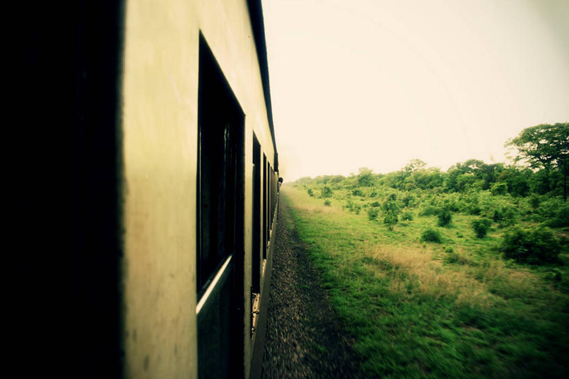 无人,横图,室外,白天,火车,津巴布韦,赞比亚,公共交通,草,树,天空,运输,摄影,彩图,旅行