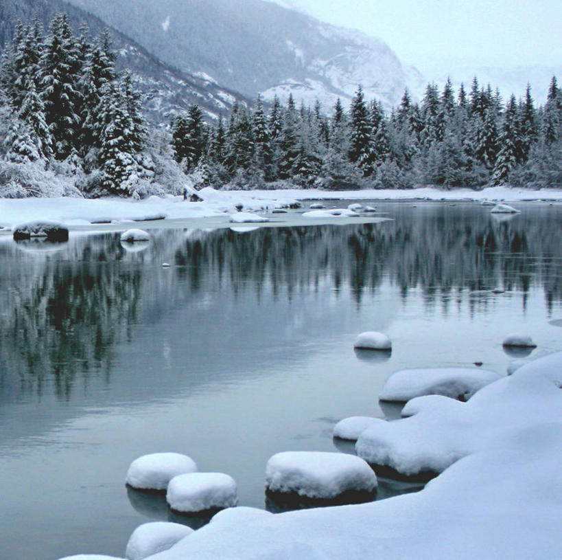 无人,横图,室外,白天,旅游,度假,河流,美景,山,雪,雪山,美国,反射,地形,海岸线,景观,流水,山顶,冬天,娱乐,树,风景,自然,享受,休闲,景色,放松,寒冷,摄影,宁静,环境,自然风光,冰河,阿拉斯加,朱诺,弓河,旅行