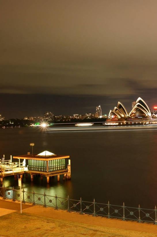 无人,栏杆,码头,竖图,室外,建筑,悉尼歌剧院,澳大利亚,光亮,黄昏,地标建筑,摄影,宁静,照亮,大洋洲,悉尼,澳洲,悉尼港,南方大陆,澳大拉西亚,首府,澳大利亚联邦,雪梨,新州,新南威尔士,新南威尔士州,杰克逊港,旅行