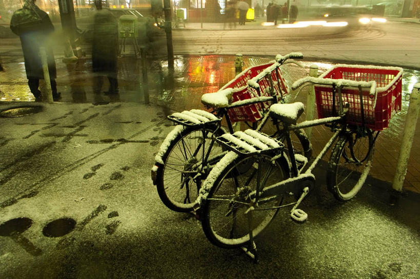 横图,室外,白天,水,雪,自行车,北海道,日本,亚洲,反射,篮子,天气,休闲装,衣服,靠,靠着,运输,摄影,宁静,环境,停止,暂停,东亚,停滞,札幌,日本国,北海道地方,北海道岛,县厅,步行,旅行,札幌市