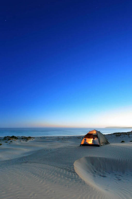 竖图,室外,留白,海洋,澳大利亚,沙子,帐篷,沙丘,摄影,宁静,照亮,照明设备,露营,剪影,遮蔽,万里无云,澳大拉西亚,南澳大利亚,岩石,彩图,防风罩