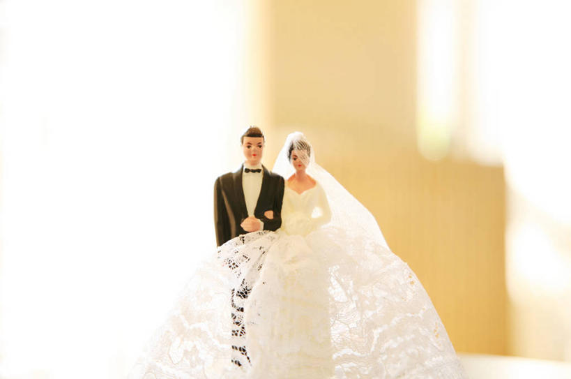 点心,无人,新娘,新郎,横图,室内,白天,正面,婚纱,婚礼,游戏,快乐,玩具,雕塑,美国,服装,庆祝,艺术,装饰,标志,雕刻,雕像,符号,玩偶,食品,婚礼蛋糕,古典,结婚,浪漫,玩,娱乐,标识,食物,糕点,工艺品,休闲,喜庆,益智,模仿,摄影,纪念,严肃,美术,安慰,神圣,发泄,消遣,主题,陈列,婚姻,燕尾服,功能,美学,宣泄,性别符号,异性恋,开端,认真,玩耍,嬉戏,彩图,礼服,高兴,男性符号,伴侣,蛋糕,结婚蛋糕