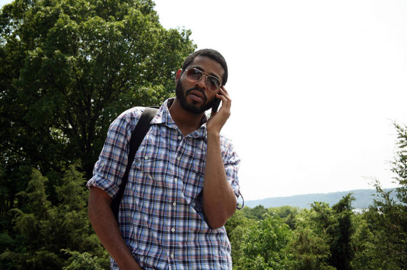 成年人,一个人,打电话,横图,室外,白天,正面,衬衫,旅游,度假,通讯,美景,手机,美国,仅一个男性,仅一个人,景观,娱乐,仅一个年轻男性,自然,享受,休闲,景色,放松,摄影,自然风光,肖像,无线电技术,布朗克斯,男人,男性,年轻男性,年轻人,电话机,半身,彩图