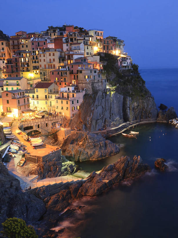 无人,竖图,俯视,室外,夜晚,度假,海洋,山,建筑,意大利,河岸,摄影,照亮,迷人,利古里亚大区,马纳罗拉,岩石,彩图,高角度拍摄,旅行