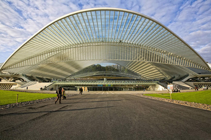 横图,室外,白天,建筑,路,车站,比利时,对称,云,站台,现代,月台,天空,运输,摄影,设计,彩图,列日