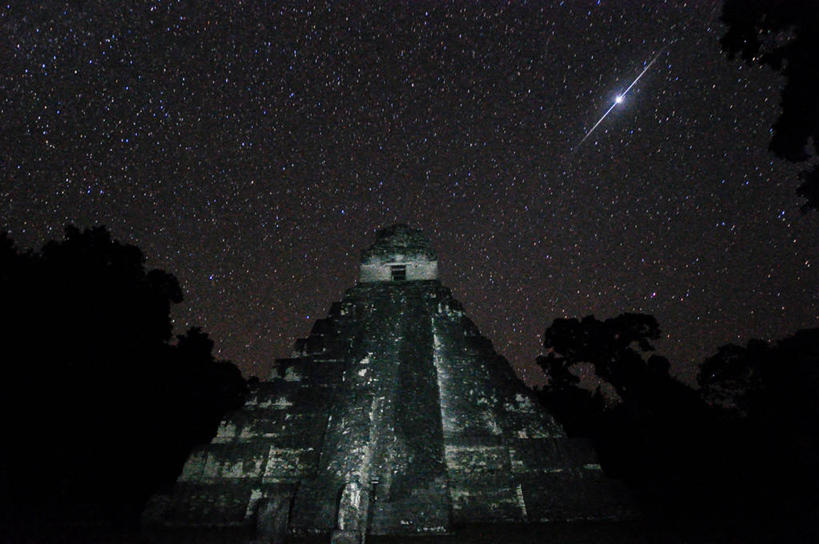 无人,横图,室外,夜晚,长时间曝光,神秘,建筑,危地马拉,发光,星星,天空,金字塔,摄影,怪异,照亮,蒂卡尔国家公园,古代文明,彩图,迪卡尔