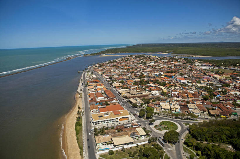 无人,横图,俯视,航拍,室外,白天,海洋,水,城市,建筑,街道,巴西,房屋,屋顶,海岸线,风景,南美,摄影,宁静,拉丁美洲,鸟瞰,巴伊亚州,彩图,高角度拍摄,塞古鲁港,居住区