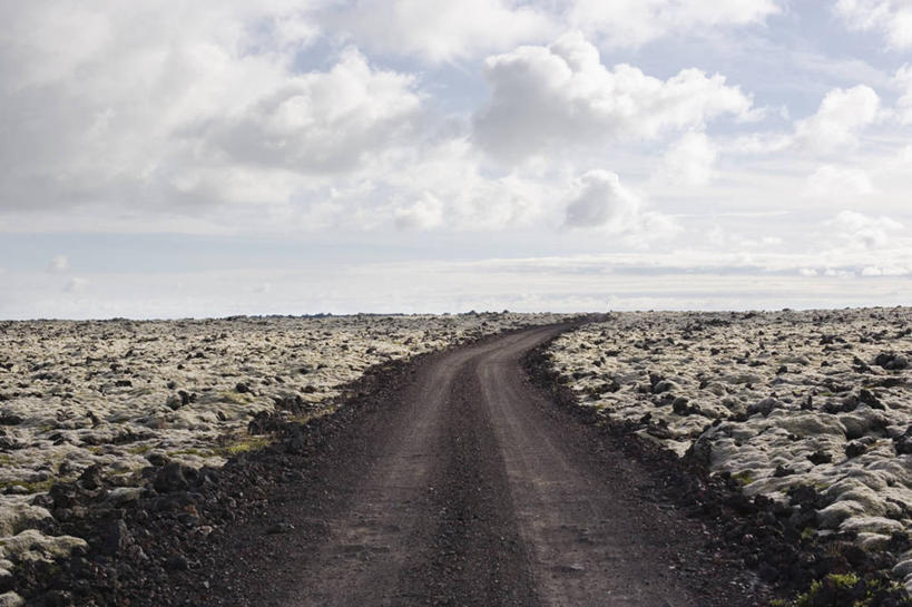 无人,横图,室外,白天,留白,消失点,旅途,路,日光,地平线,地形,云,辽阔,地面,方向,自然,广阔,摄影,峭壁,一望无际,延伸,天地相交,无边无际,一马平川,老年女性,女人,女性,岩石,彩图,温泉城