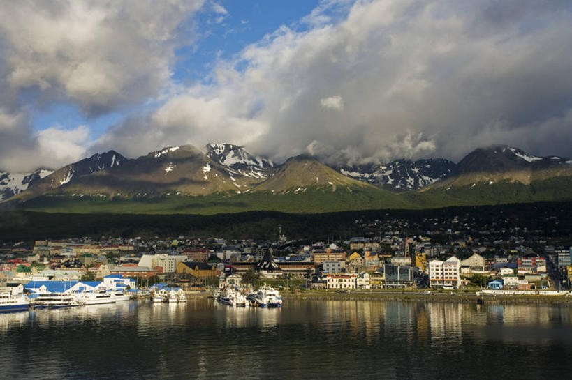 无人,横图,室外,海洋,山,山脉,水,城市,建筑,阿根廷,反射,河岸,云,城镇,黎明,风景,天空,夏天,运输,摄影,早晨,拉丁美洲,火地群岛,彩图,海港