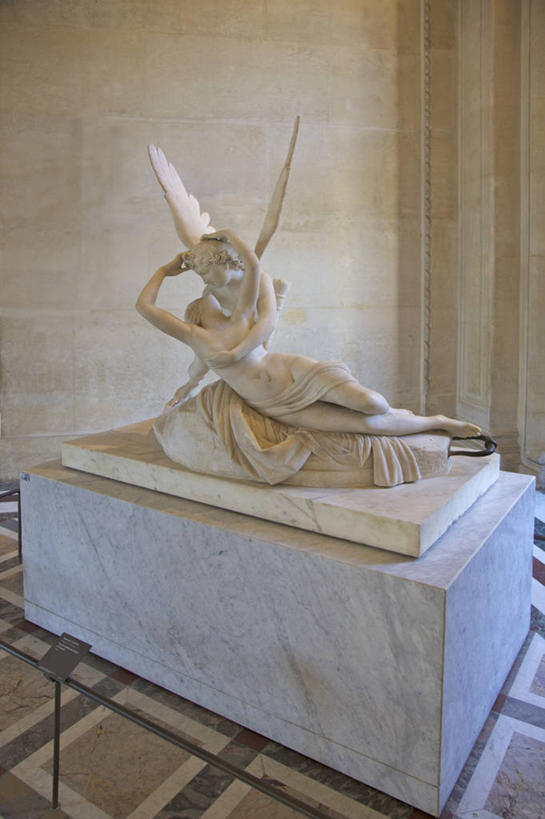 裸体,无人,举,竖图,插画,热情,数码,科技,雕塑,阴影,神话,网络,标志,长袍,雕像,符号,大理石,高光,几何,计算机图形,合成,图画,标识,画,靠,靠着,托,人体,电脑合成图,数码合成图,合成图,底座,漫画,丘比特,18世纪,写实,具体,具象,性别符号,四肢,美术工艺,手臂,触摸,举起,举手,举着,亲吻,向上举,向上伸,向上托,拥抱,彩图,爱,男性符号,赛琪