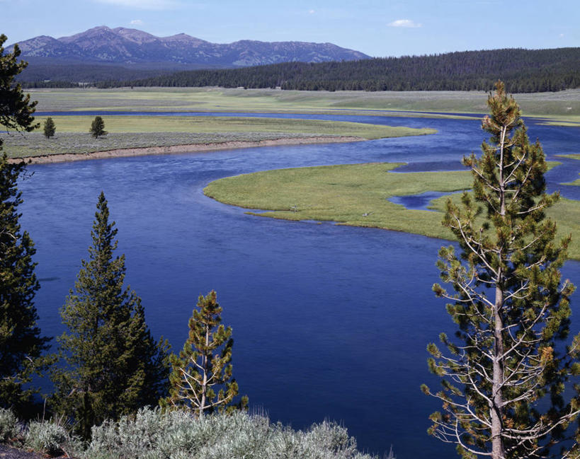 无人,横图,室外,白天,旅游,度假,河流,美景,山,美国,弯曲,地形,景观,娱乐,风景,自然,享受,休闲,景色,放松,摄影,宁静,北美,北美洲,国家公园,自然风光,美洲,怀俄明,黄石公园,北亚美利加洲,亚美利加洲,黄石河,彩图,美利坚合众国