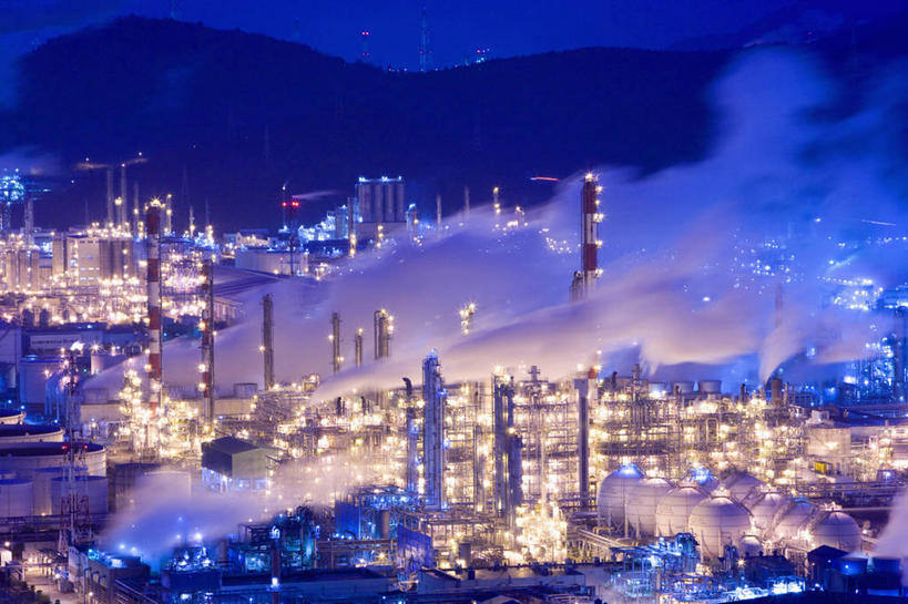 无人,工厂,横图,俯视,室外,夜晚,度假,烟囱,美景,城市风光,城市,路灯,照明,韩国,亚洲,阴影,光线,影子,景观,烟雾,灯光,娱乐,灯,享受,休闲,景色,放松,工业,照亮,照明设备,东亚,大韩民国,全罗北道,彩图,高角度拍摄,制造厂,生产工厂,道