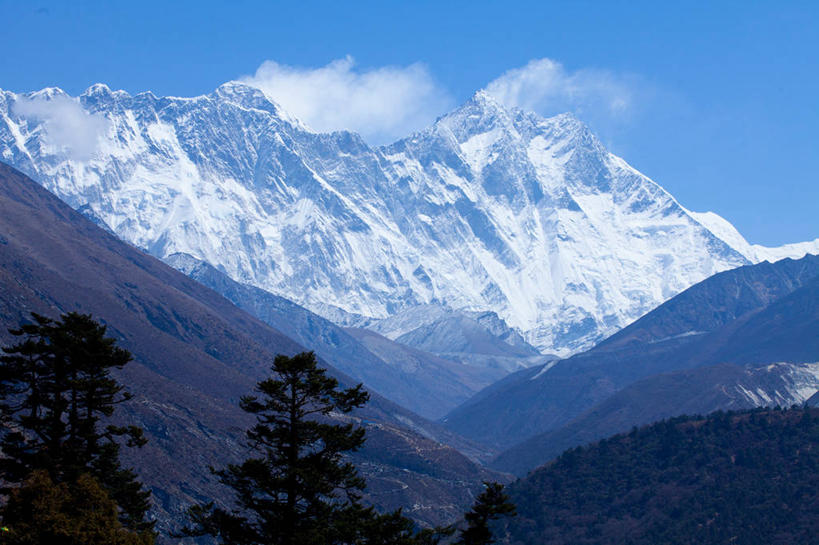 无人,横图,室外,白天,正面,旅游,度假,美景,山,雪,雪山,植物,大雪,珠峰,尼泊尔,中国,亚洲,阴影,光线,影子,冰,积雪,景观,山峰,雪景,云,云朵,冬季,冬天,山峦,云彩,娱乐,西藏,树,树木,蓝色,绿色,白云,蓝天,天空,阳光,自然,天,享受,休闲,景色,放松,寒冷,生长,晴朗,成长,冰冷,自然风光,南亚,藏,东亚,西藏自治区,尼泊尔王国,中华人民共和国,珠穆朗玛峰,西南地区,严寒,冰凉,酷寒,凛冽,凛凛,极冷,圣母峰,珠穆朗玛,萨加玛塔峰,晴空,彩图,洛子峰