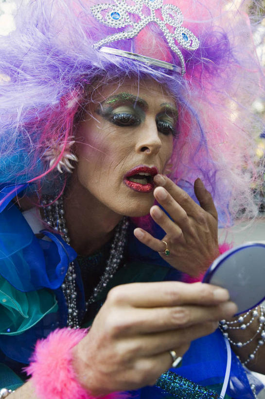 成年人,一个人,竖图,民族服装,聚会,骄傲,城市,澳大利亚,狂欢节,仅一个男性,服装,庆祝,首都,古典,文化,表演者,传统,衣服,粉色,唇膏,摄影,服饰,古装,图标,事件,肖像,悉尼,同性恋,游行,艺妓,韵味,新南威尔士,男人,彩图,传统服装,民俗服,旅行,装扮,牛津街,变性人