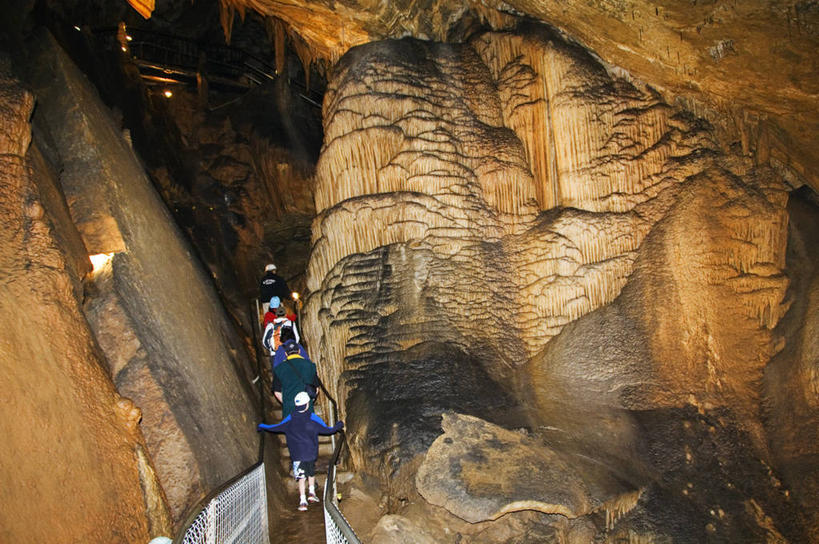 导游,横图,旅游,澳大利亚,行人,游客,游人,路人,旅客,摄影,洞穴,照亮,岩层,塔斯马尼亚,钟乳石,澳大拉西亚,石灰石,石笋,地质学,过客,岩石,彩图