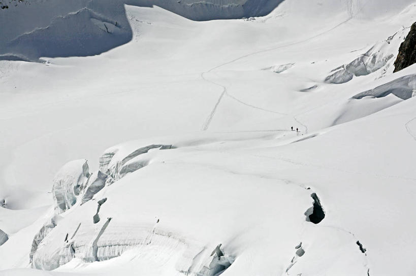 无人,横图,室外,旅游,度假,运动,山,山脉,雪,瑞士,欧洲,行人,游客,游人,冰,娱乐,阿莱奇冰川,路人,旅客,享受,休闲,放松,摄影,生活方式,阿尔卑斯山脉,少女峰,瓦莱斯州,紫苑,过客,冒险,步行,彩图,冰隙