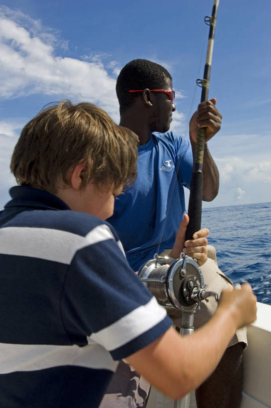 儿童,成年人,两个人,竖图,室外,海洋,岛,摄影,男孩,男人,钓竿,彩图,钓鱼,巴哈马群岛