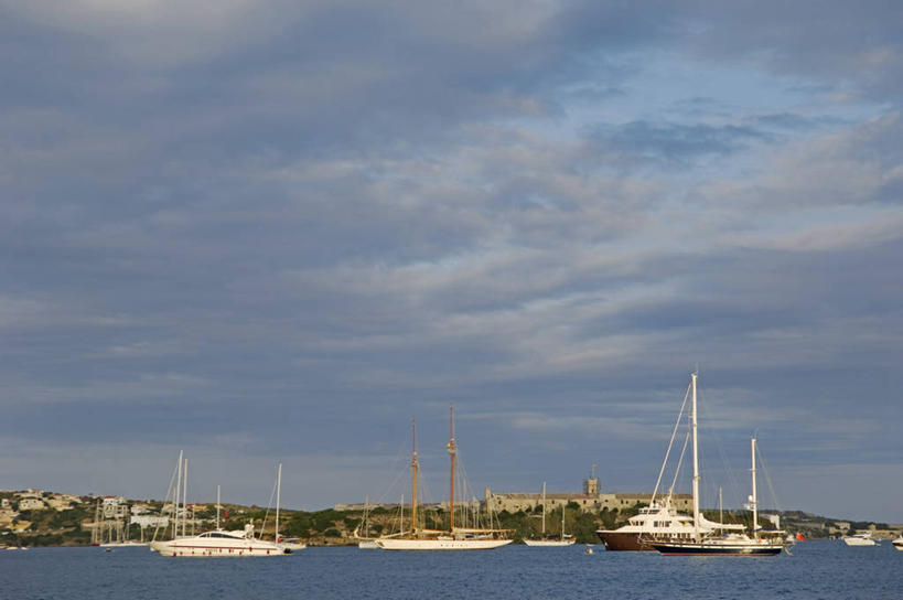 无人,横图,西班牙,欧洲,停靠,毛泽东,游艇,海湾,摄影,航海,地中海文化,南欧,停泊,西班牙王国,巴利阿里群岛,巴利阿里,梅诺卡岛,彩图,海港