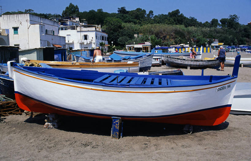 无人,横图,彩色,室外,船,日光,意大利,欧洲,沙子,运输,摄影,五颜六色,明亮,色彩斑斓,五彩缤纷,坎帕尼亚,五彩斑斓,五光十色,美术工艺,海滩,彩图,钓鱼,旅行,伊斯基亚岛