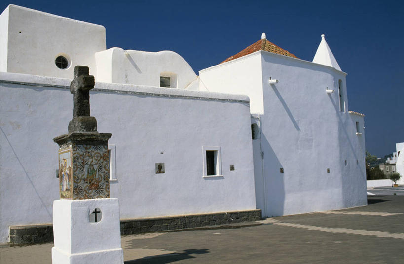 无人,渔夫,教堂,横图,室外,建筑,日光,意大利,欧洲,十字架,白色,地标建筑,摄影,宗教,保护,宗教建筑,意大利文化,坎帕尼亚,彩图,钓鱼,伊斯基亚岛