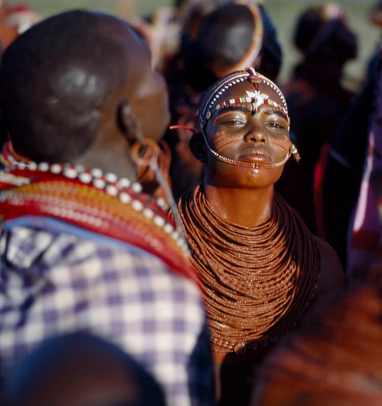 儿童,竖图,婚礼,项链,珠宝,肯尼亚,庆祝,装饰,珠子,黄色,红色,摄影,非洲文化,女孩,彩图,传统服装,舞蹈,传统文化