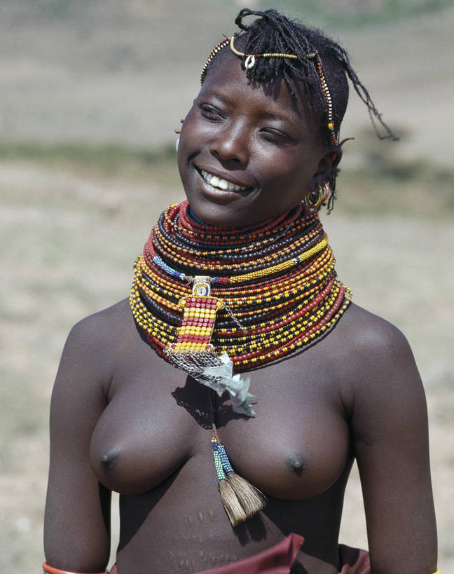 成年人,一个人,竖图,项链,珠宝,非洲,肯尼亚,仅一个女性,珠子,摄影,发辫,麻花辫,肖像,非洲文化,耳饰,女人,彩图,传统服装,传统文化