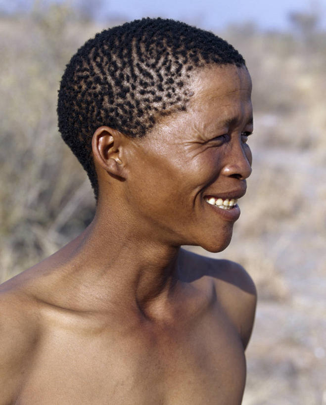 成年人,一个人,微笑,竖图,侧面,快乐,幸福,非洲,纳米比亚,仅一个男性,人体,摄影,肖像,非洲文化,男人,非洲人,彩图,布须曼人,萨尔瓦人,桑人,传统文化,布什曼族,游牧民族