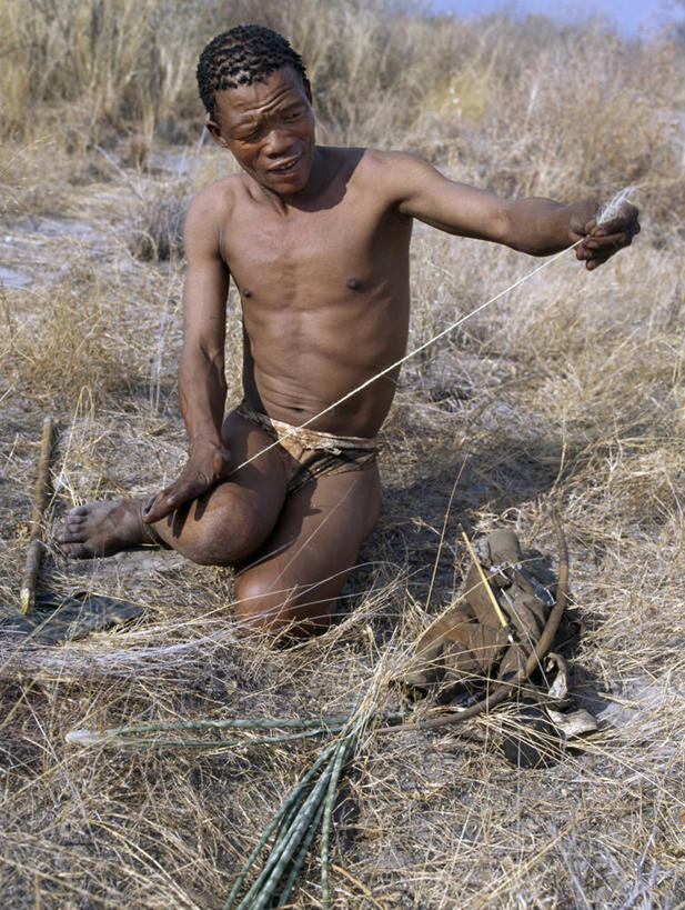 成年人,一个人,竖图,非洲,纳米比亚,仅一个男性,做,线绳,摄影,创造力,手艺,非洲文化,技能,剑麻,美术工艺,男人,非洲人,彩图,布须曼人,萨尔瓦人,桑人,传统文化,布什曼族,游牧民族
