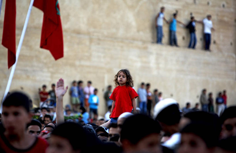 儿童,横图,旗帜,摩洛哥,音乐,红色,摄影,伊斯兰教,要塞,群众,北非,费兹,女孩,彩图,舞蹈