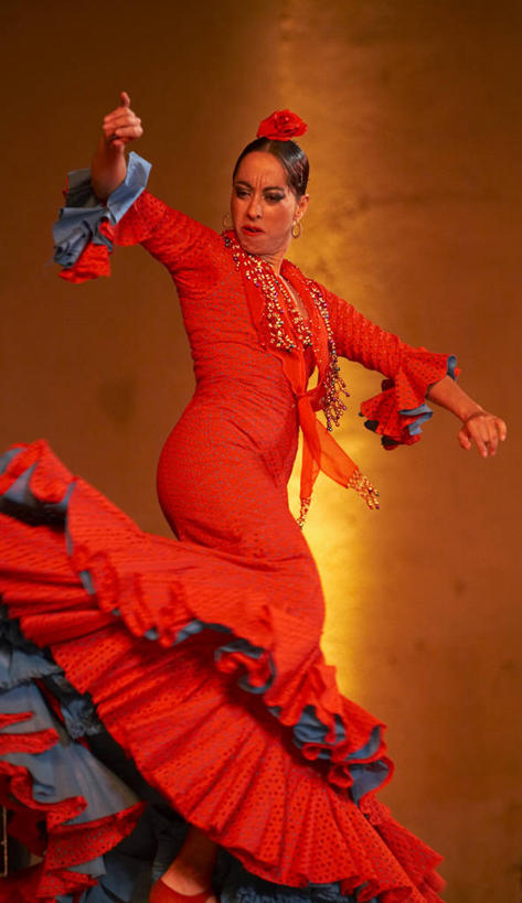 成年人,一个人,竖图,摩洛哥,仅一个女性,表演,衣服,红色,摄影,北非,费兹,女人,彩图,传统服装,舞蹈,传统文化
