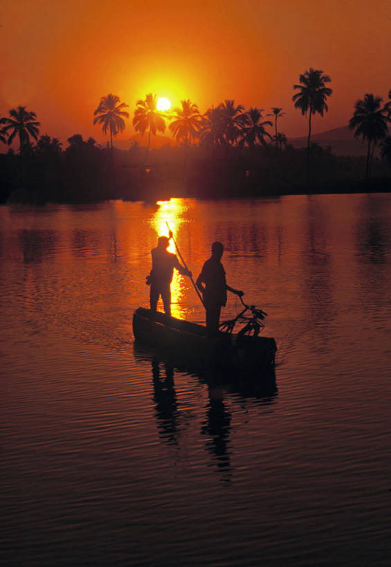 两个人,竖图,室外,日出,河流,船,印度,亚洲,摄影,果阿,彩图