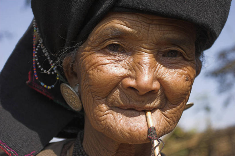 成年人,老年人,一个人,横图,缅甸,亚洲,仅一个女性,仅一个人,地标建筑,摄影,东南亚,仅一个老年女性,肖像,掸邦,景栋,老年女性,女人,女性,彩图