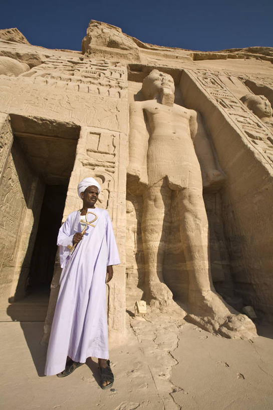 成年人,一个人,竖图,城市,非洲,埃及,仅一个男性,雕像,摄影,考古学,中东,肖像,北非,首府,埃及文化,阿拉伯埃及共和国,金字塔之国,棉花之国,阿斯旺,阿斯旺省,阿非利加洲,哈索尔神庙,男人,彩图